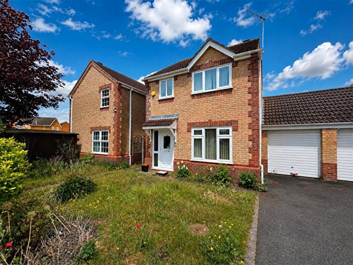 3 Bedroom Link Detached House For Sale In Russell Crescent, Sleaford, NG34