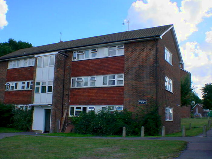 3 Bedroom Apartment To Rent In Border Gardens, Croydon, CR0