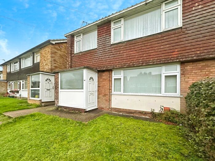 1 Bedroom Flat To Rent In Birchen Grove, Round Green, Luton, LU2