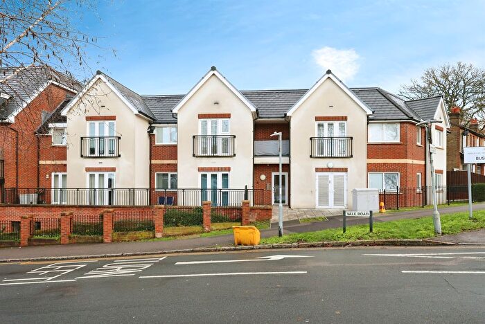 2 Bedroom Flat For Sale In Vale Road, Bushey, WD23