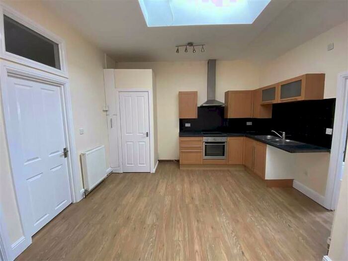 3 Bedroom Apartment Flat To Rent In Manchester Road, Altrincham, WA14