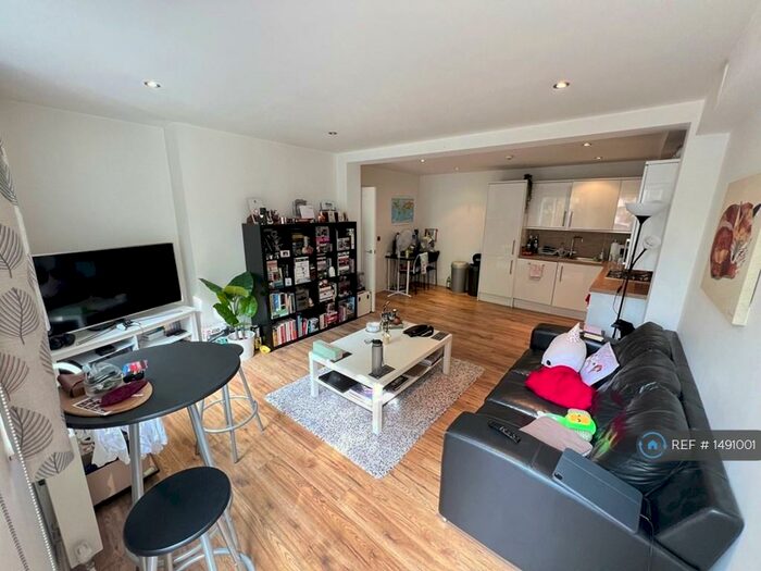1 Bedroom Flat To Rent In Bush Road, London, SE8