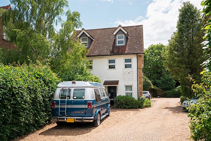 1 Bedroom Flat To Rent In Bath Road, Longford, West Drayton, UB7