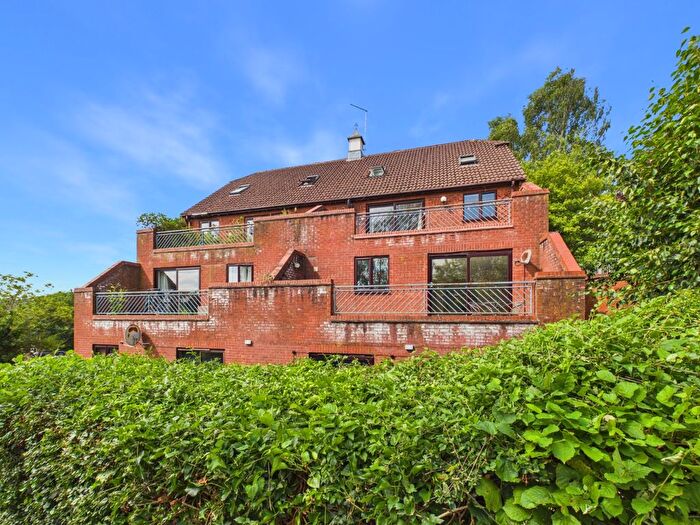 1 Bedroom Flat To Rent In Gandon Vale, High Wycombe, Buckinghamshire, HP13