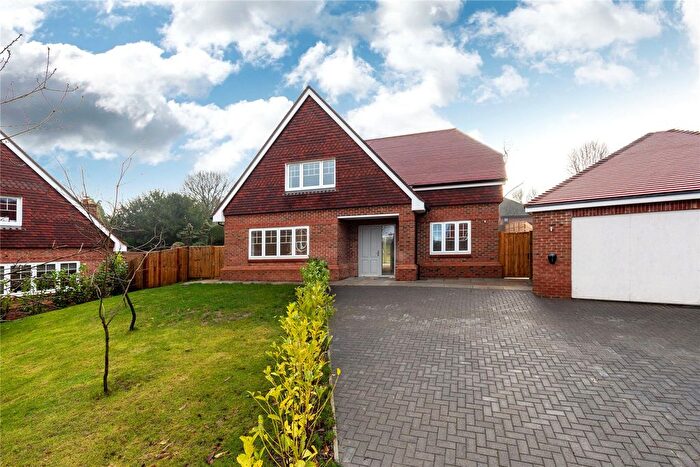 4 Bedroom Detached House For Sale In Boxhill Road, Tadworth, Surrey, KT20
