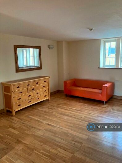 1 Bedroom Flat To Rent In Milnrow Rochdale, Milnrow, Rochdale, OL16