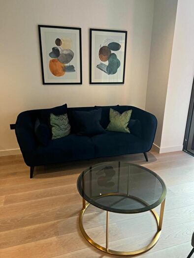 2 Bedroom Apartment To Rent In Legacy Building, Viaduct Gardens, London, SW11