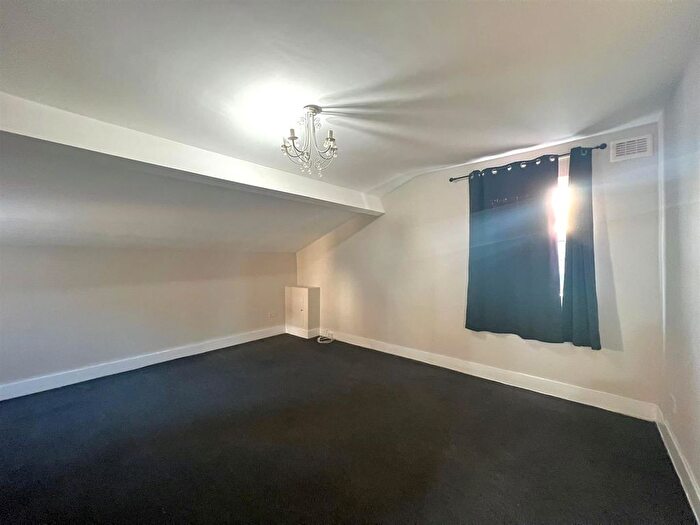 1 Bedroom Flat To Rent In Hoe Street, London, E17