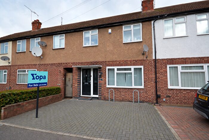 3 Bedroom Terraced House For Sale In Cadmore Lane, Waltham Cross, EN8