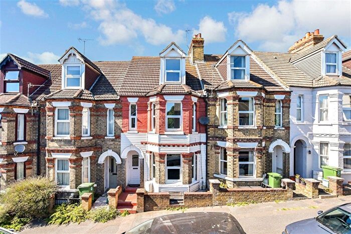 5 Bedroom Terraced House For Sale In Linden Crescent, Folkestone, Kent, CT19