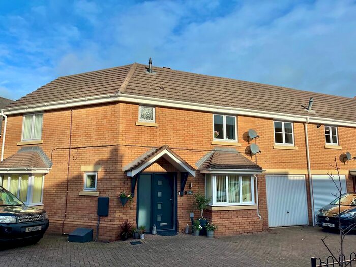 3 Bedroom Semi-Detached House To Rent In Powlesland Road, Alphington, Exeter, EX2