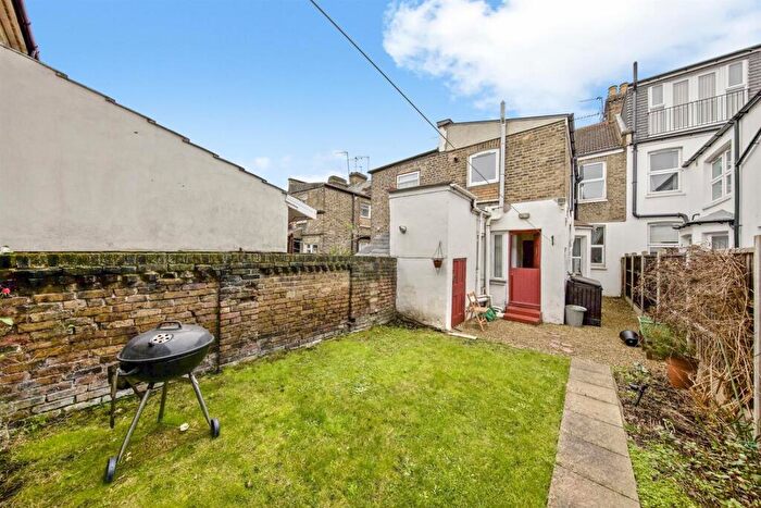 1 Bedroom Flat To Rent In Villiers Road, London, NW2