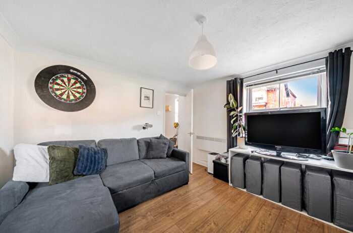 1 Bedroom Apartment For Sale In Silbury Avenue, Mitcham, CR4