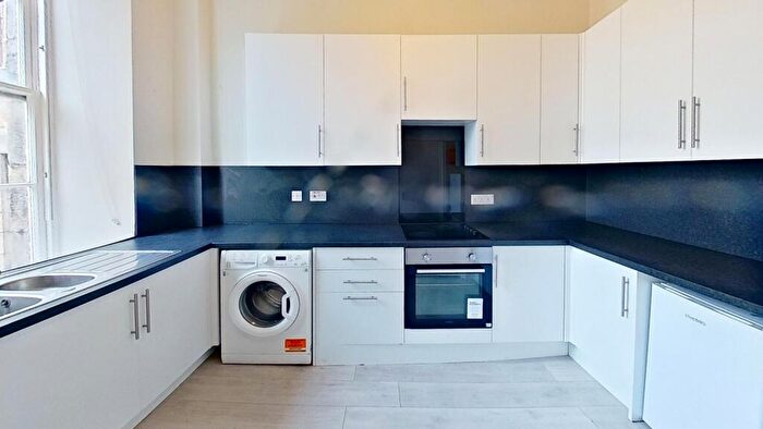 5 Bedroom Flat To Rent In Lothian Street, Old Town, Edinburgh, EH1