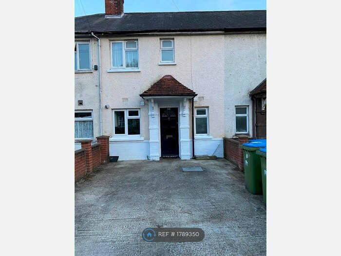 3 Bedroom Terraced House To Rent In Honeysuckle Road, Southampton, SO16
