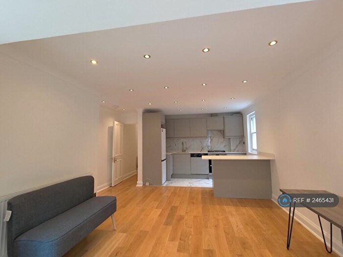 2 Bedroom Flat To Rent In Lambolle Road, Belsize Park, Hampstead, London, NW3