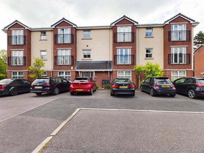 2 Bedroom Flat To Rent In Planewood Gardens, Warrington, WA3