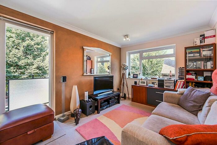 1 Bedroom Flat To Rent In Windlesham Gardens, Brighton, BN1