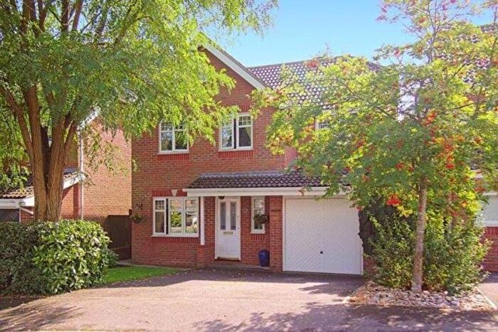 6 Bedroom House To Rent In Peacock Close, PO19