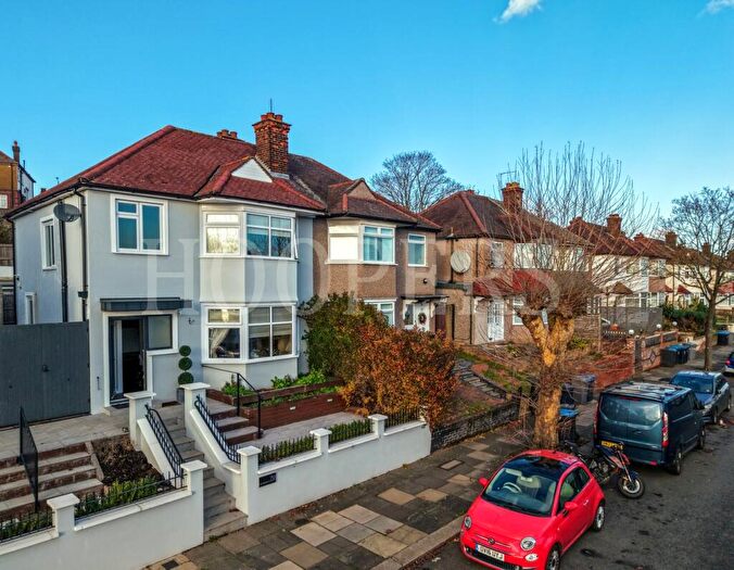 3 Bedroom Semi Detached House To Rent In Dollis Hill Avenue, London, NW2