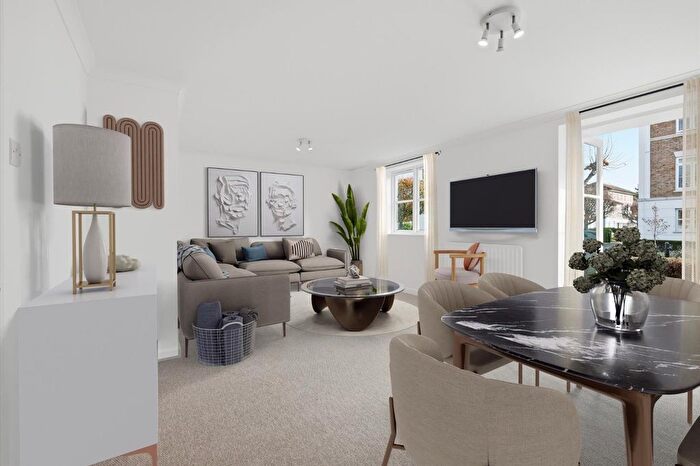 2 Bedroom Flat For Sale In Crofton Avenue, Grove Park, W4