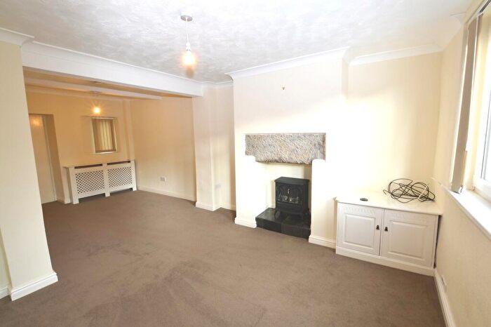 2 Bedroom Terraced House To Rent In Chatsworth Road, Chesterfield, S40
