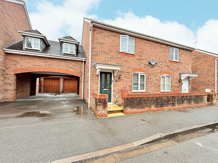 3 Bedroom Semi-Detached House For Sale In Rumbush Lane, Dickens Heath, B90