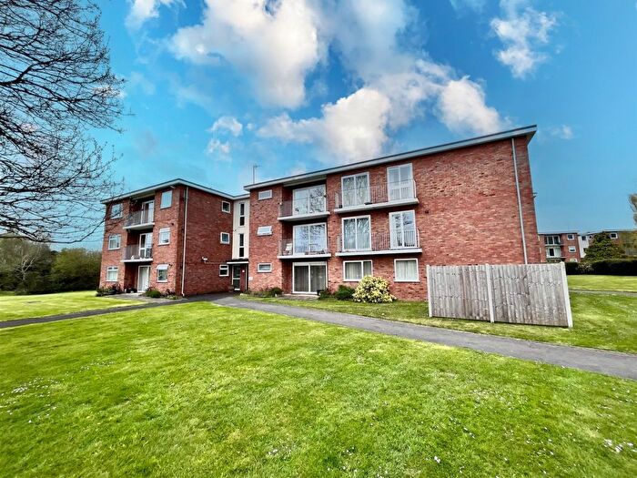 2 Bedroom Flat To Rent In Norwich Court, Burchs Close, Taunton, TA1