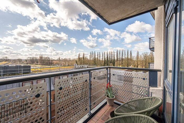2 Bedroom Flat To Rent In Garricks House, Kingston, Kingston Upon Thames, KT1