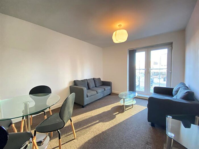 3 Bedroom Apartment To Rent In Irwell Building, Derwent Street, Salford, M5