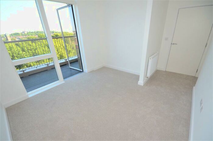 1 Bedroom Flat To Rent In Adenmore Road, Catford, London, SE6