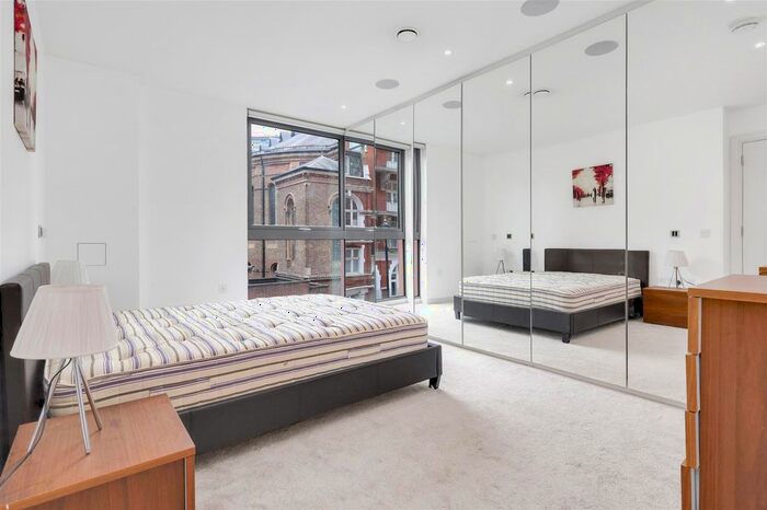 2 Bedroom Flat To Rent In Buckingham Gate, London, SW1E