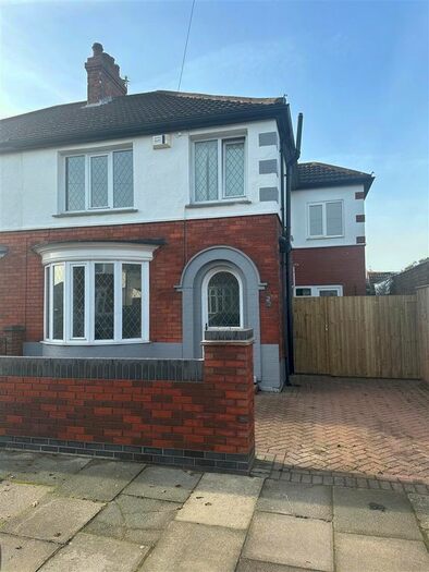 3 Bedroom Semi-Detached House To Rent In Woodsley Avenue, Cleethorpes, DN35