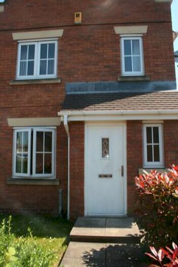 3 Bedroom Semi-Detached House To Rent In Marfleet Avenue, Hull, HU9