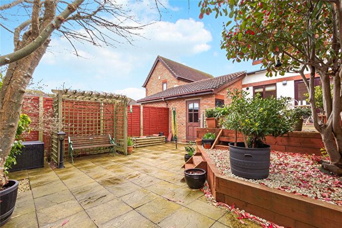 2 Bedroom Link Detached House To Rent In Henge Way, Portslade, Brighton, East Sussex, BN41