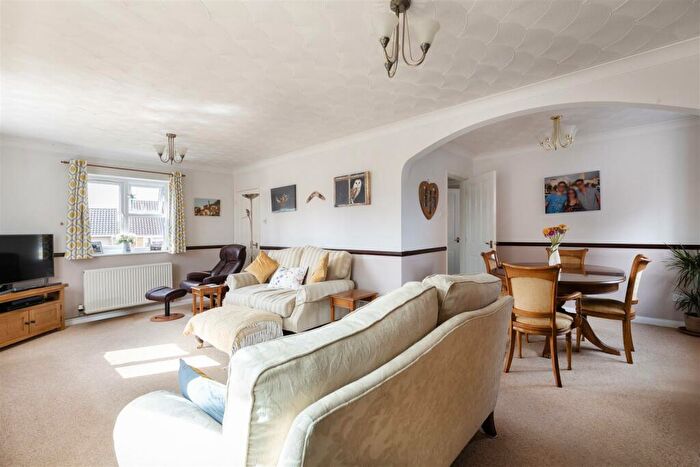 4 Bedroom Detached House For Sale In Mill Road, Beccles, NR34