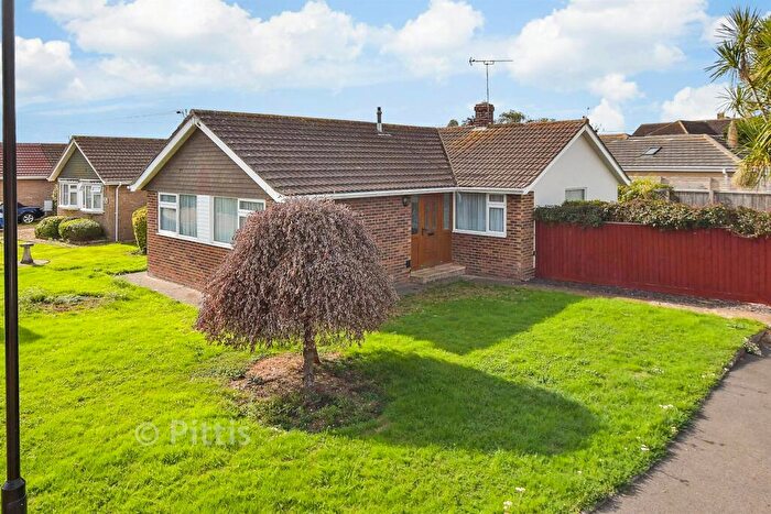 3 Bedroom Detached Bungalow For Sale In Howgate Close, Bembridge, Isle Of Wight, PO35