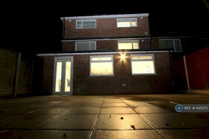 6 Bedroom Semi-Detached House To Rent In Church Lane, Bedford, MK41