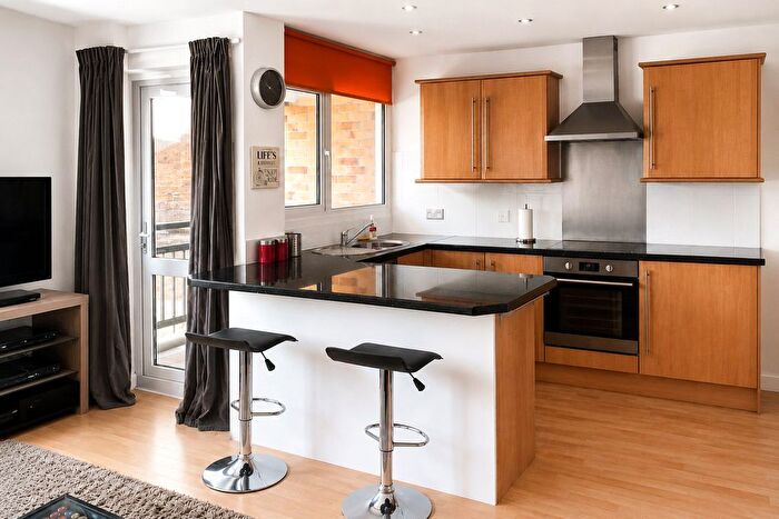 3 Bedroom Flat To Rent In The Pines Woodside, Bristol, Bristol, BS9
