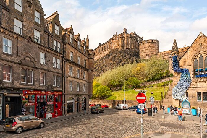 1 Bedroom Flat For Sale In B/ Grassmarket, Edinburgh, EH1