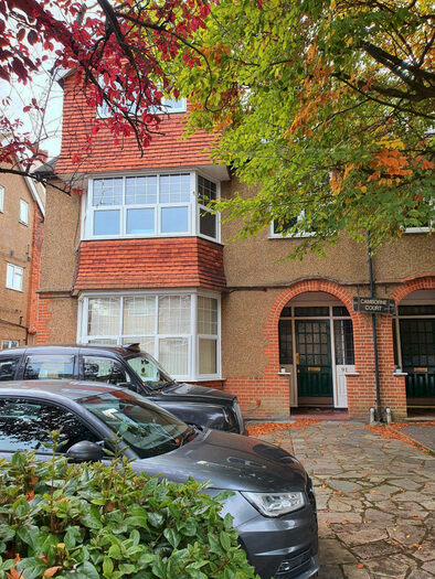 Studio To Rent In Camborne Road, Sutton, Surrey, SM2