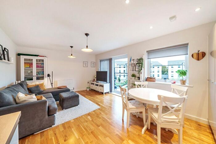 2 Bedroom Apartment To Rent In Kennett Lane, Chertsey, Surrey, KT16