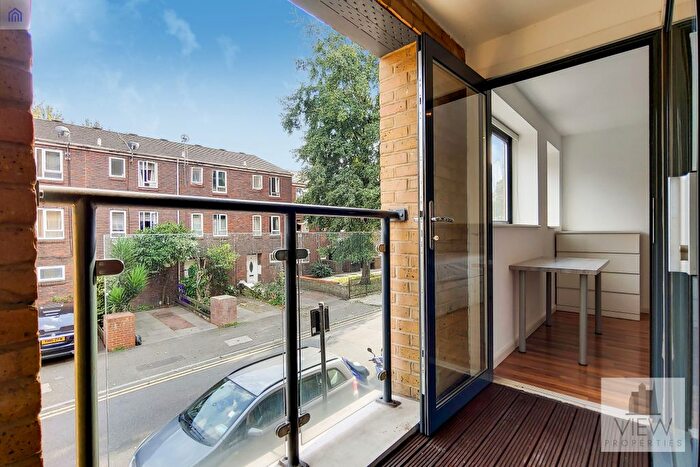 2 Bedroom Flat To Rent In Chicksand Street, London, E1