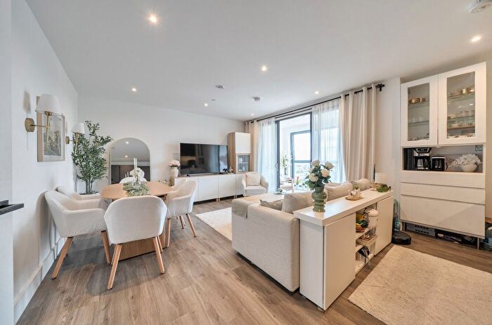 2 Bedroom Flat For Sale In Angel Heights, Poplar Walk, Croydon, CR0