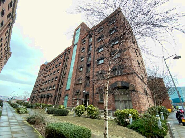 3 Bedroom Flat To Rent In Dock Road, Birkenhead, CH41