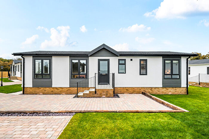 2 Bedroom Park Home For Sale In Rye Hill, Bere Regis, Wareham, BH20