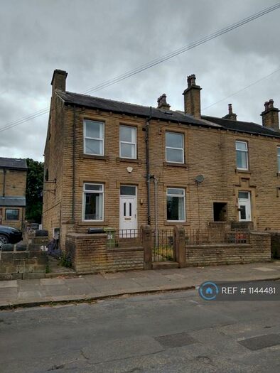 2 Bedroom Terraced House To Rent In Stanley Road, Huddersfield, HD3