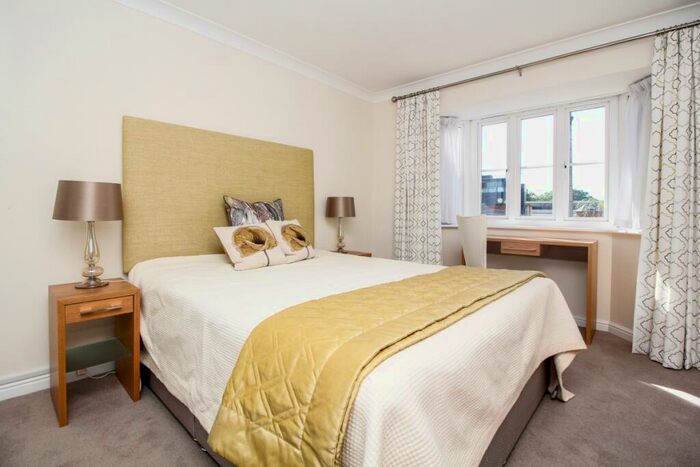 2 Bedroom Apartment To Rent In St Thomas Mews, Oxford, OX1