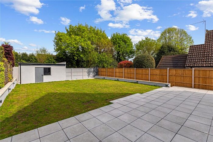 5 Bedroom Detached House For Sale In Sandy Lane, Chobham, Surrey, GU24