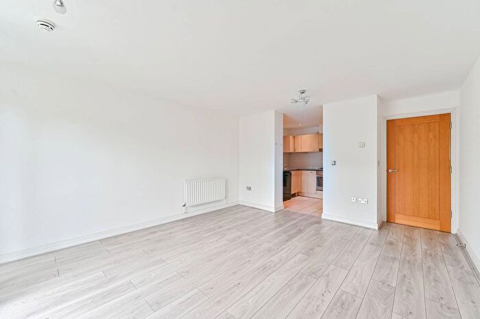 1 Bedroom Flat To Rent In Granary Mansions, Thamesmead, London, SE28